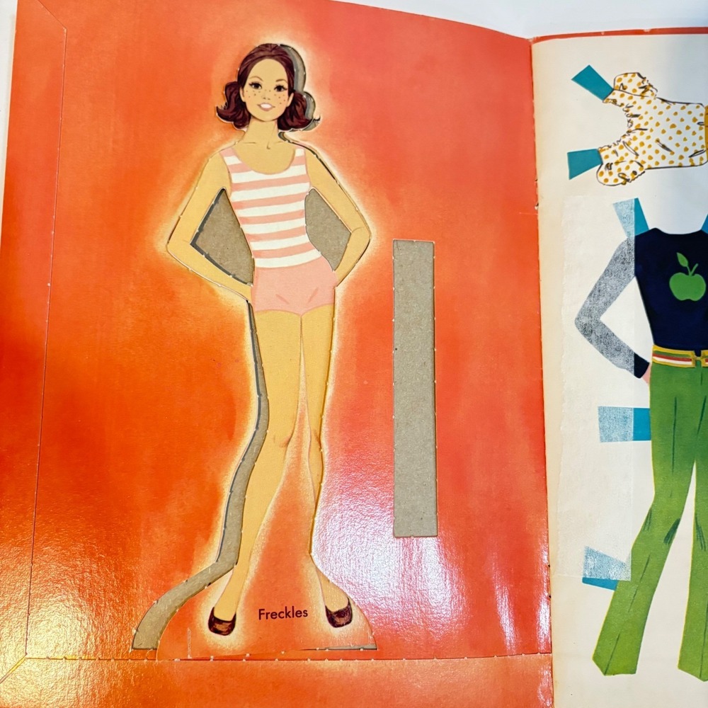 Vintage 1972 Freckles and Sniffles Paper Doll Fashions Book Whitman 1959 Retro - Picture 3 of 7